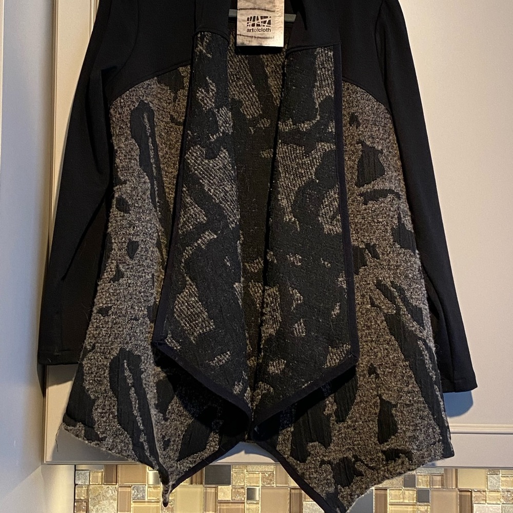 BNWT Fabulous Art of Cloth Delaney jacket. Size Small